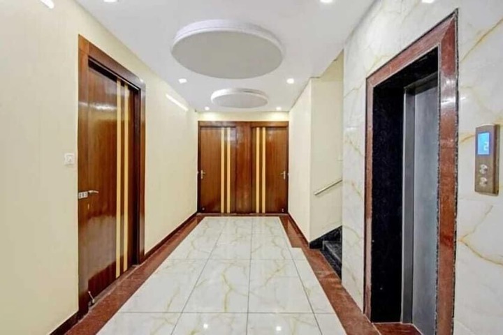Room 8 of 10