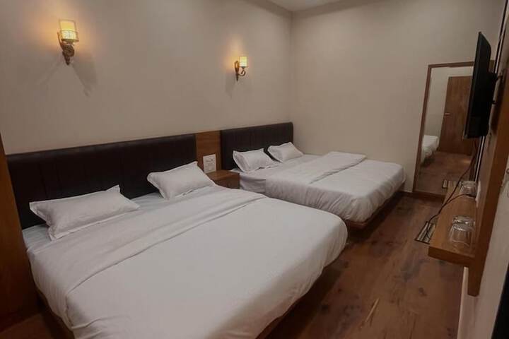 Room 9 of 26