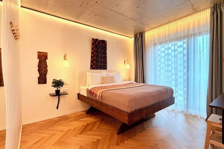 Room 42 of 175