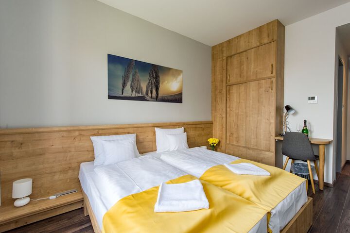 Room 5 of 20