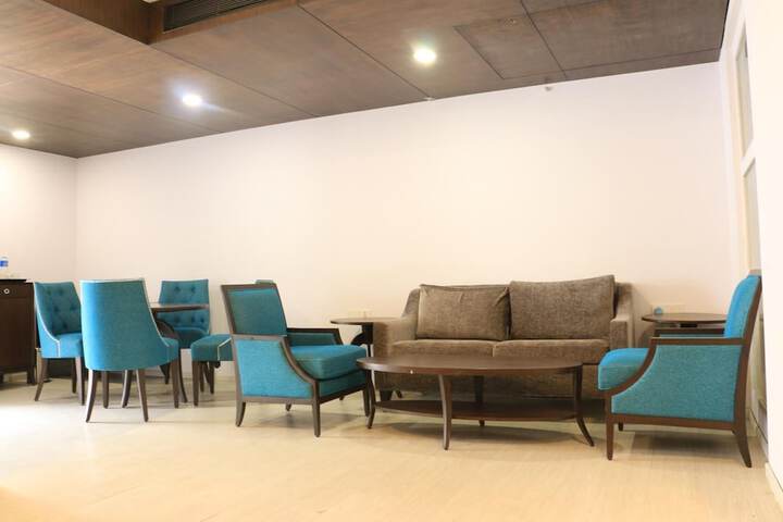 Business Center 40 of 47