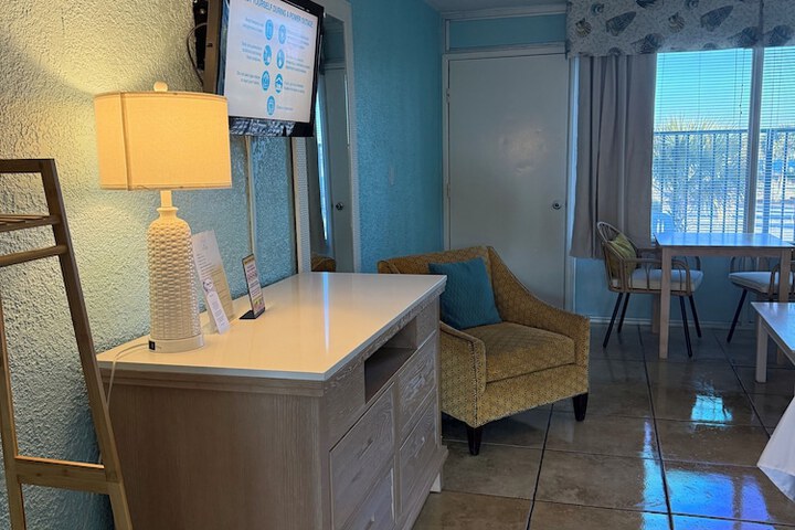 Room 8 of 78