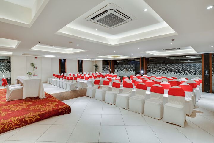 Ballroom/Hall 46 of 63