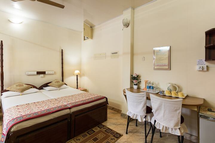 Room 27 of 50