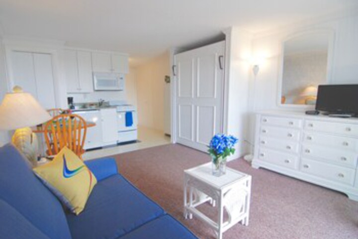 Room 52 of 156