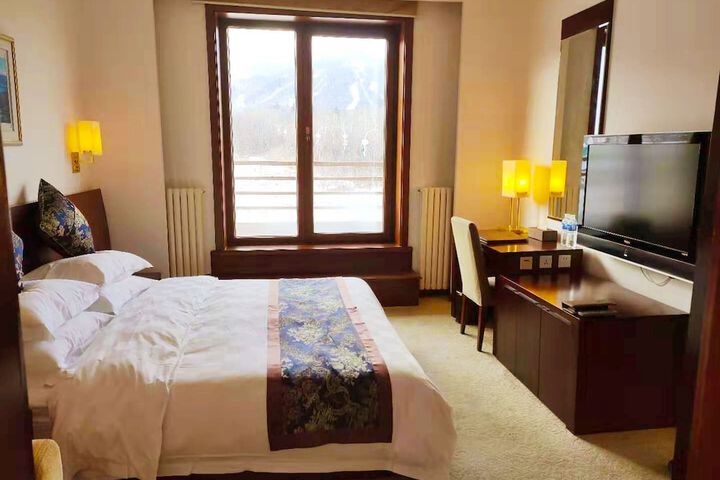 Room 3 of 16