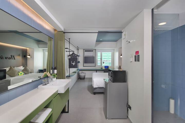 Room 21 of 63