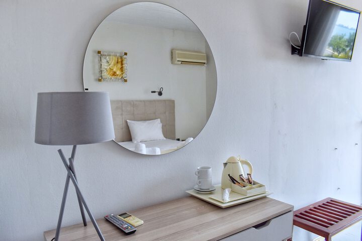 Room 52 of 261