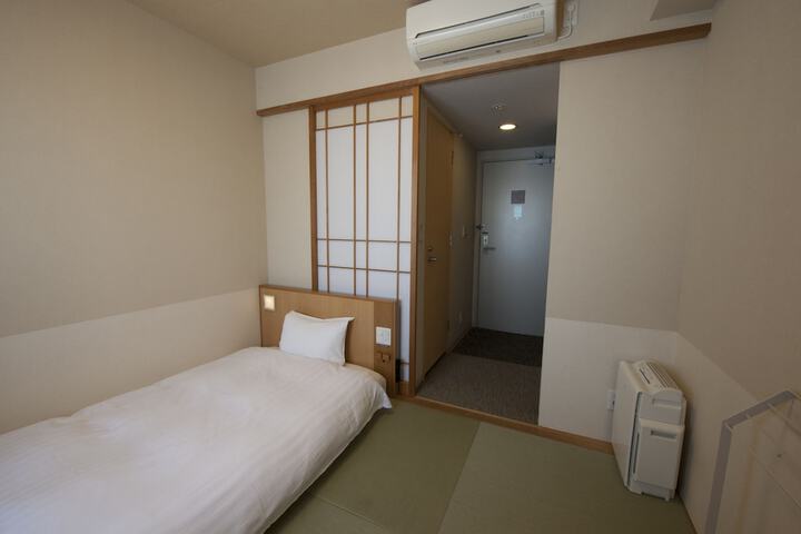 Room 5 of 57