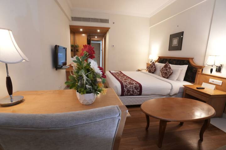 Room 5 of 43