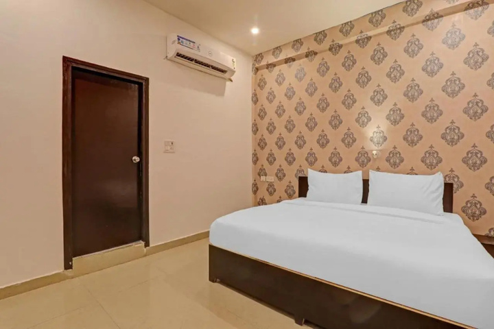 Room 2 of 5