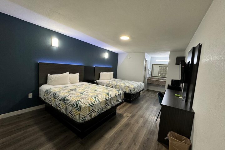 Deluxe Room 2 Queen Beds Refrigerator, Microwave (3 of 8)