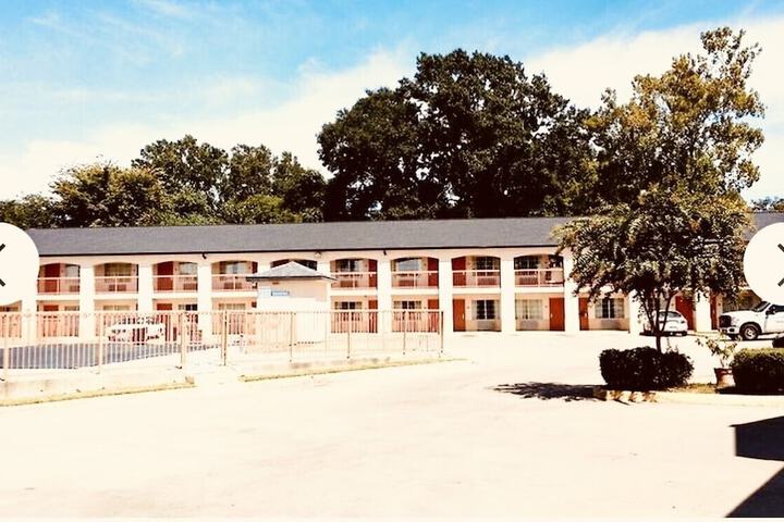 Hotel 3 of 3