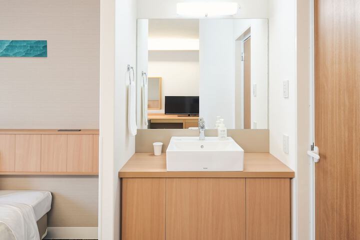Room 9 of 110