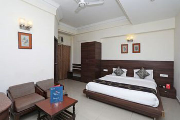 Room 13 of 26