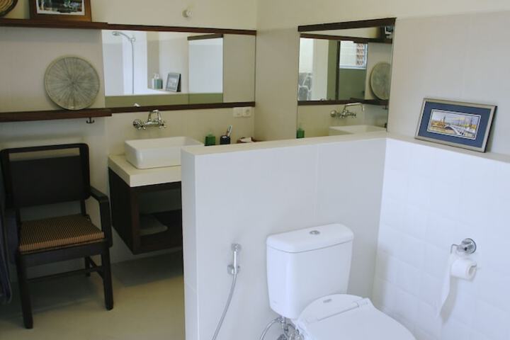 Room 14 of 20