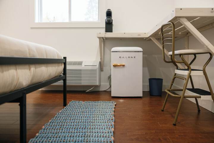Room 7 of 33