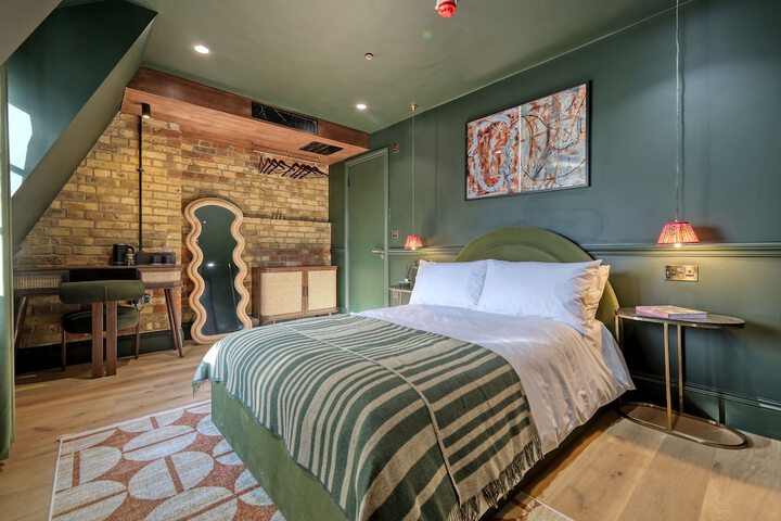 Room 5 of 28
