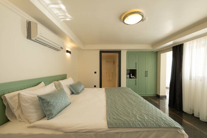 Room 8 of 49
