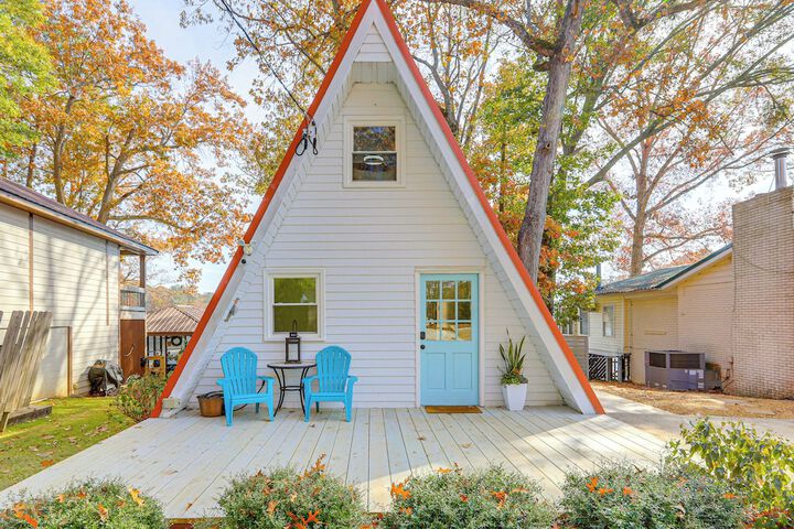 Discover Lakeside Bliss at Jackson Lake!