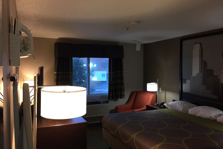 1 King Bed (12 of 19)