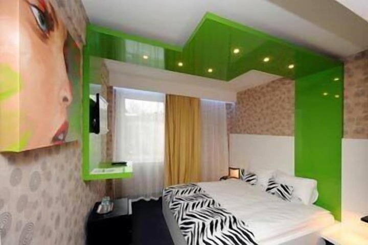 Room 21 of 49