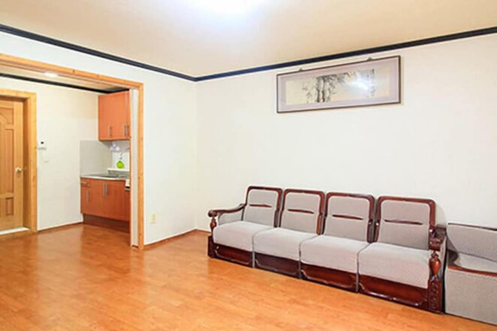 Room 12 of 22