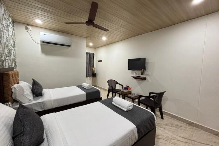 Room 3 of 15