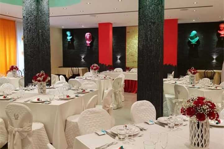 Ballroom/Hall 37 of 43