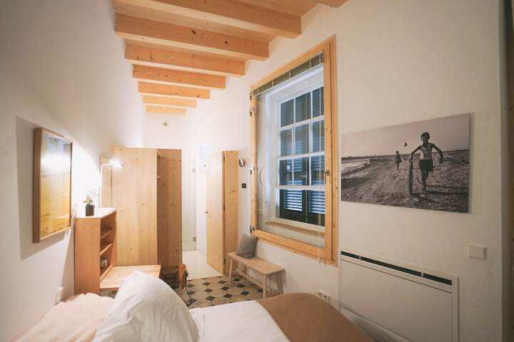 Room 7 of 49