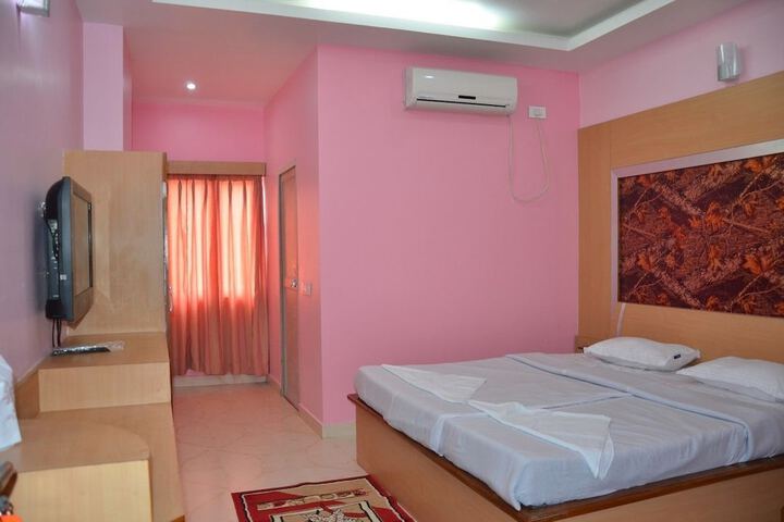 Room 11 of 63