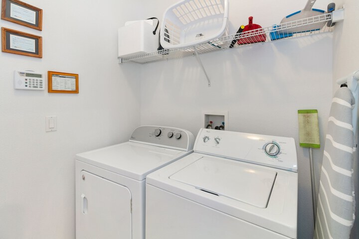 Laundry 23 of 43