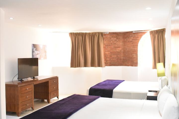 Room 32 of 60