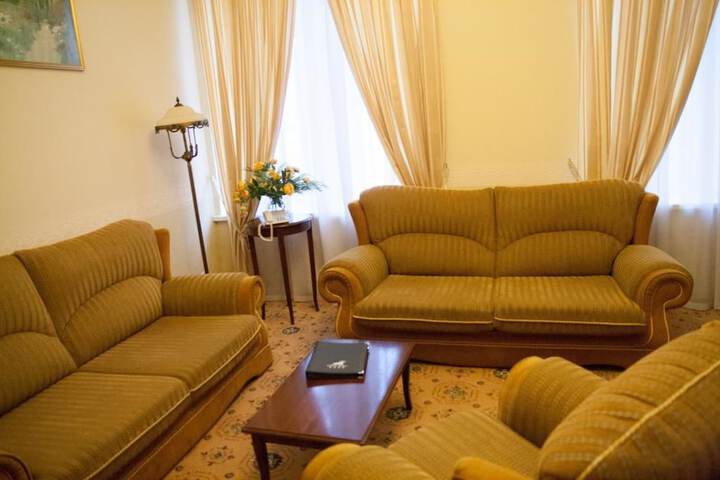 Room 42 of 105