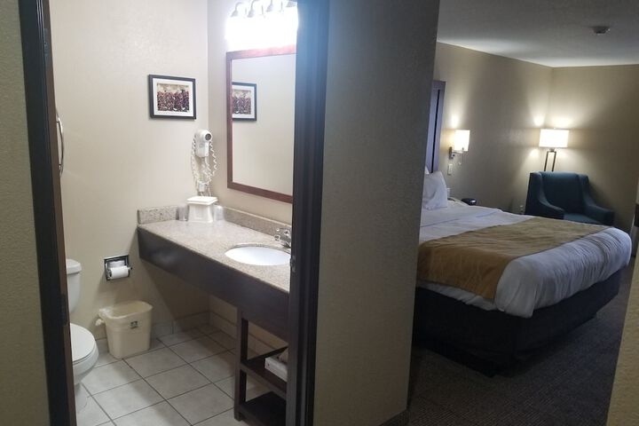 Room 30 of 47