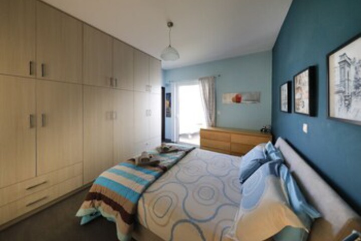 Room 32 of 47