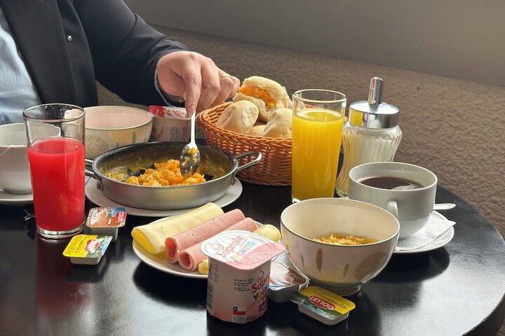 Breakfast/Coffee Service 28 of 30