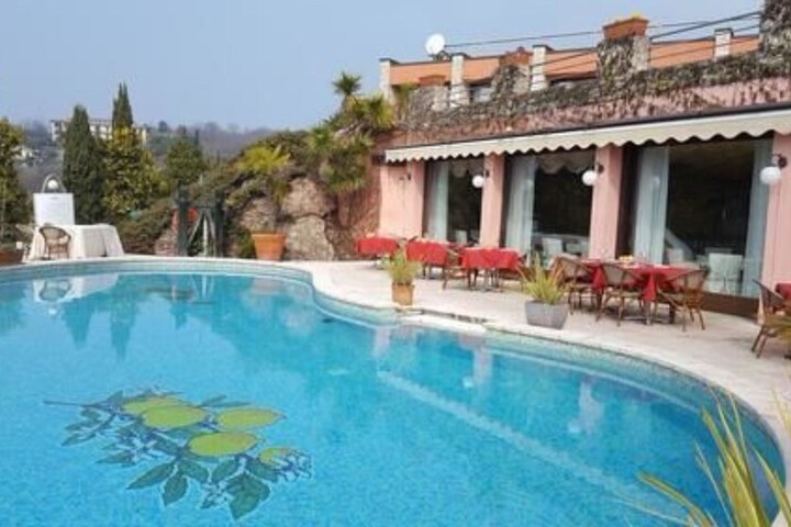 Pool 68 of 121