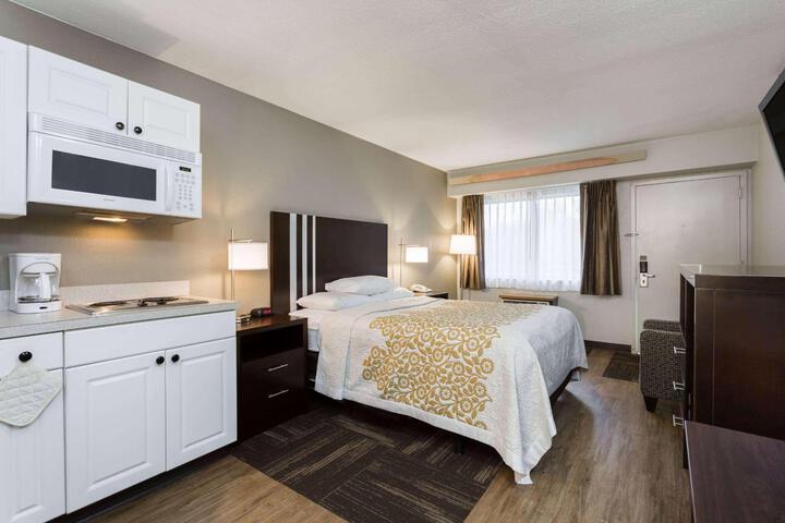 1 King Bed (1 of 9)