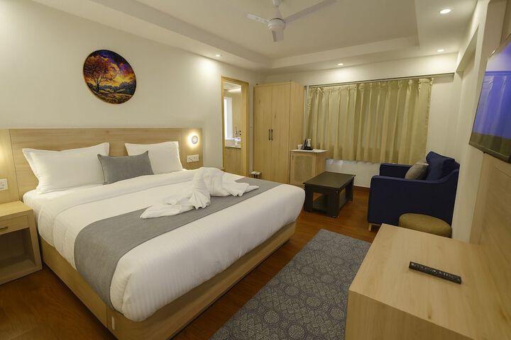 Room 16 of 38