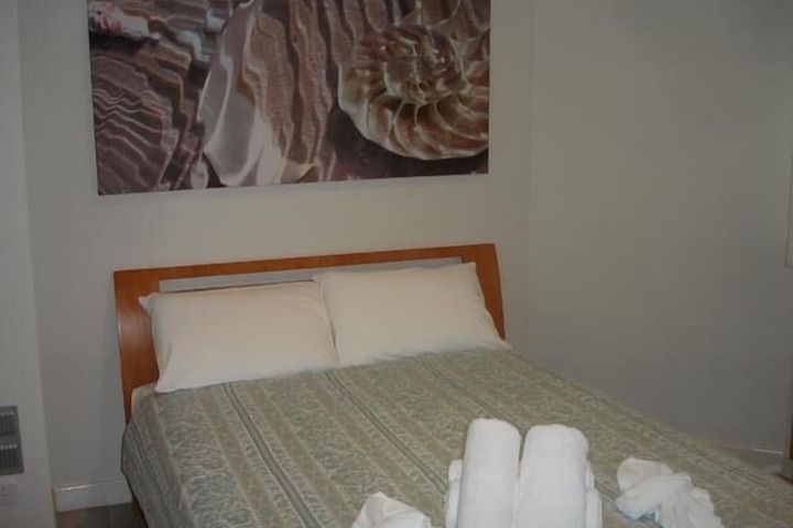 Room 2 of 18