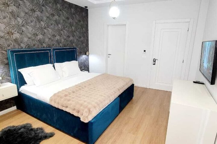 Room 9 of 46