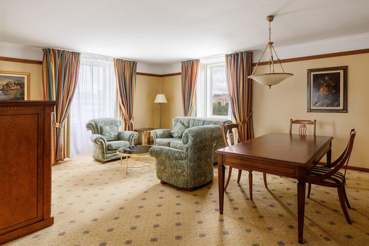 Room 34 of 219