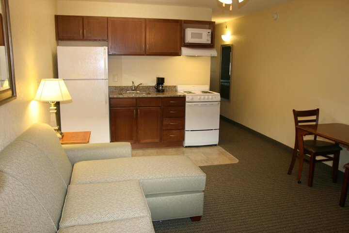 Room 13 of 38