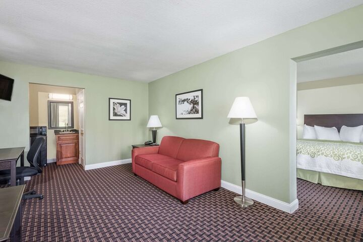 1 King Bed (2 of 12)