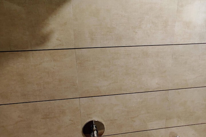 Room 11 of 14