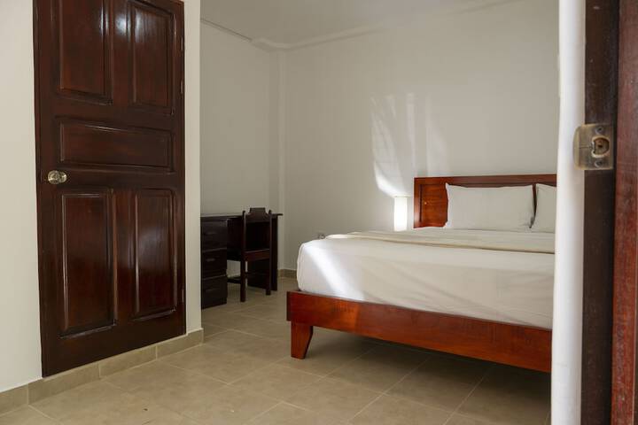 Room 4 of 115