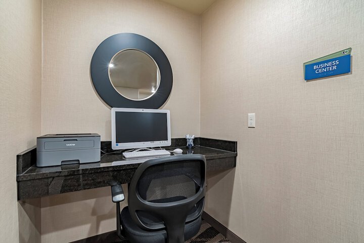Business Center 46 of 50