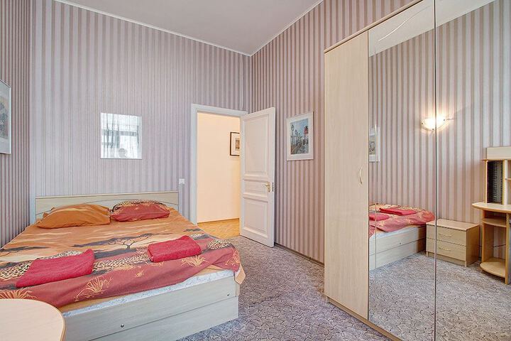 Room 4 of 44