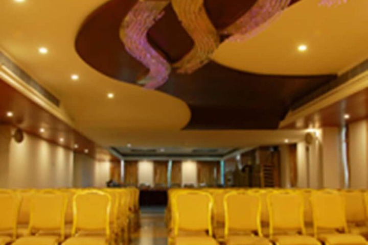 Ballroom/Hall 23 of 24